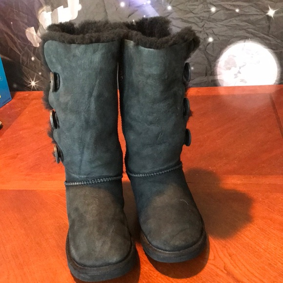 Ugg black winter boots size 6 - Picture 1 of 16